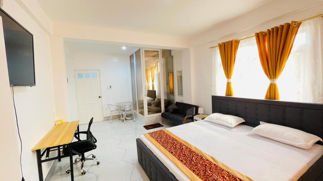 Legends Hotel & Restaurant - Lemery And Taal Extérieur photo