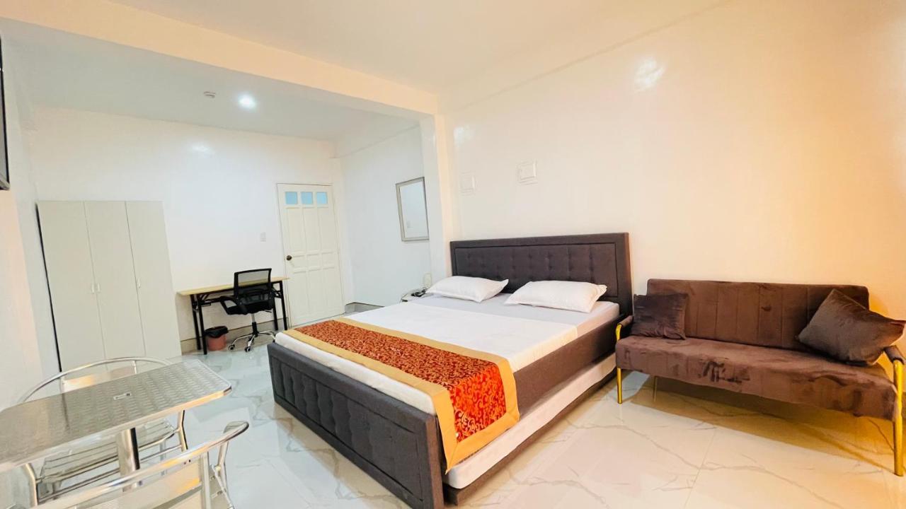 Legends Hotel & Restaurant - Lemery And Taal Extérieur photo