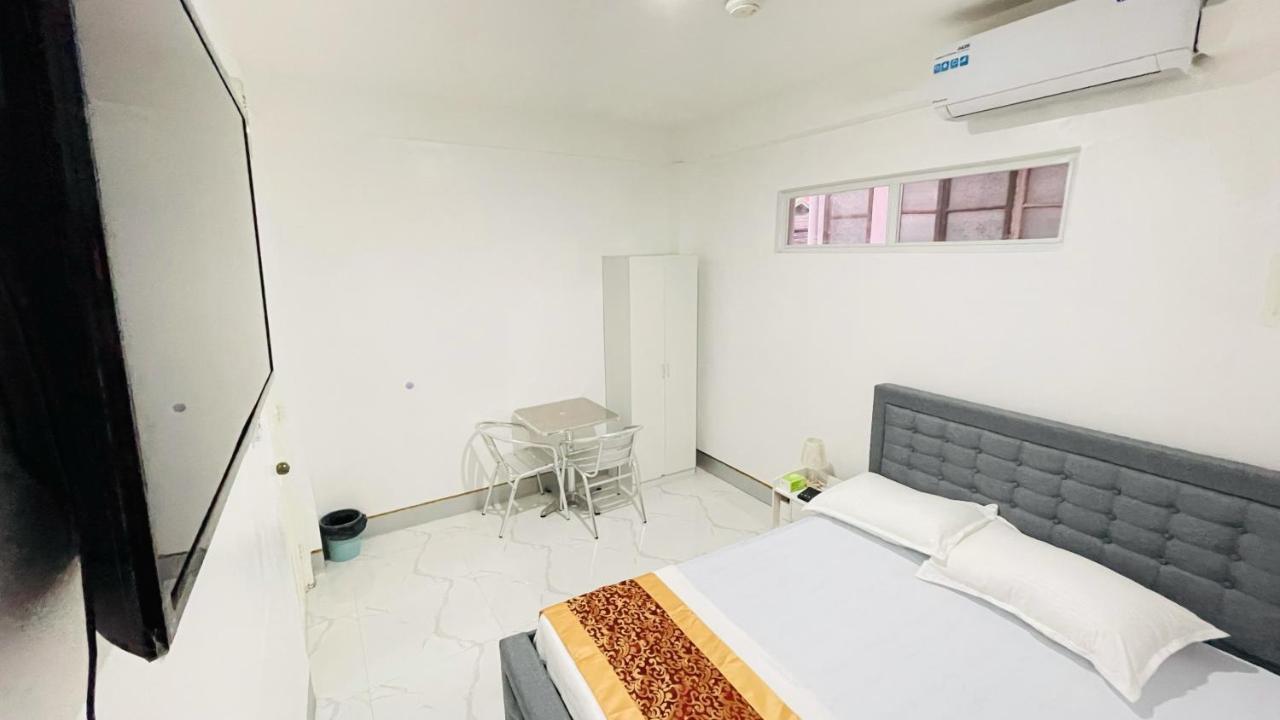 Legends Hotel & Restaurant - Lemery And Taal Extérieur photo
