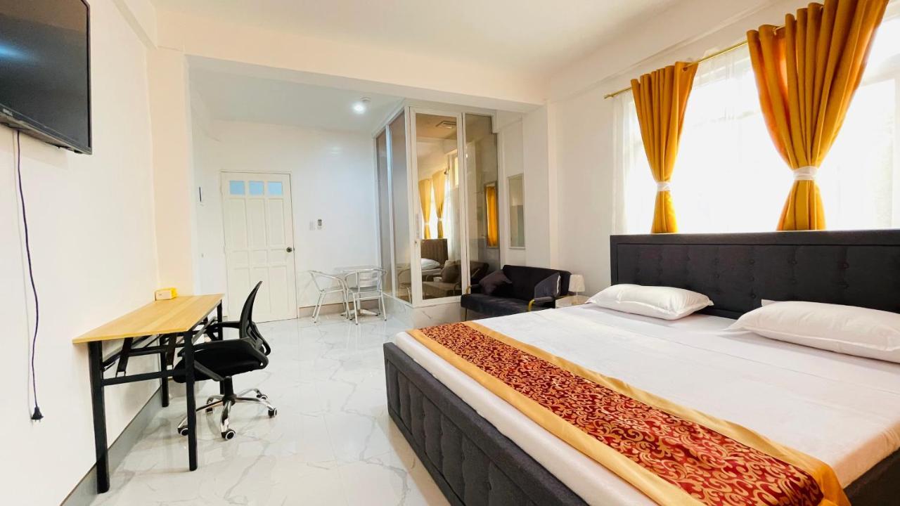 Legends Hotel & Restaurant - Lemery And Taal Extérieur photo