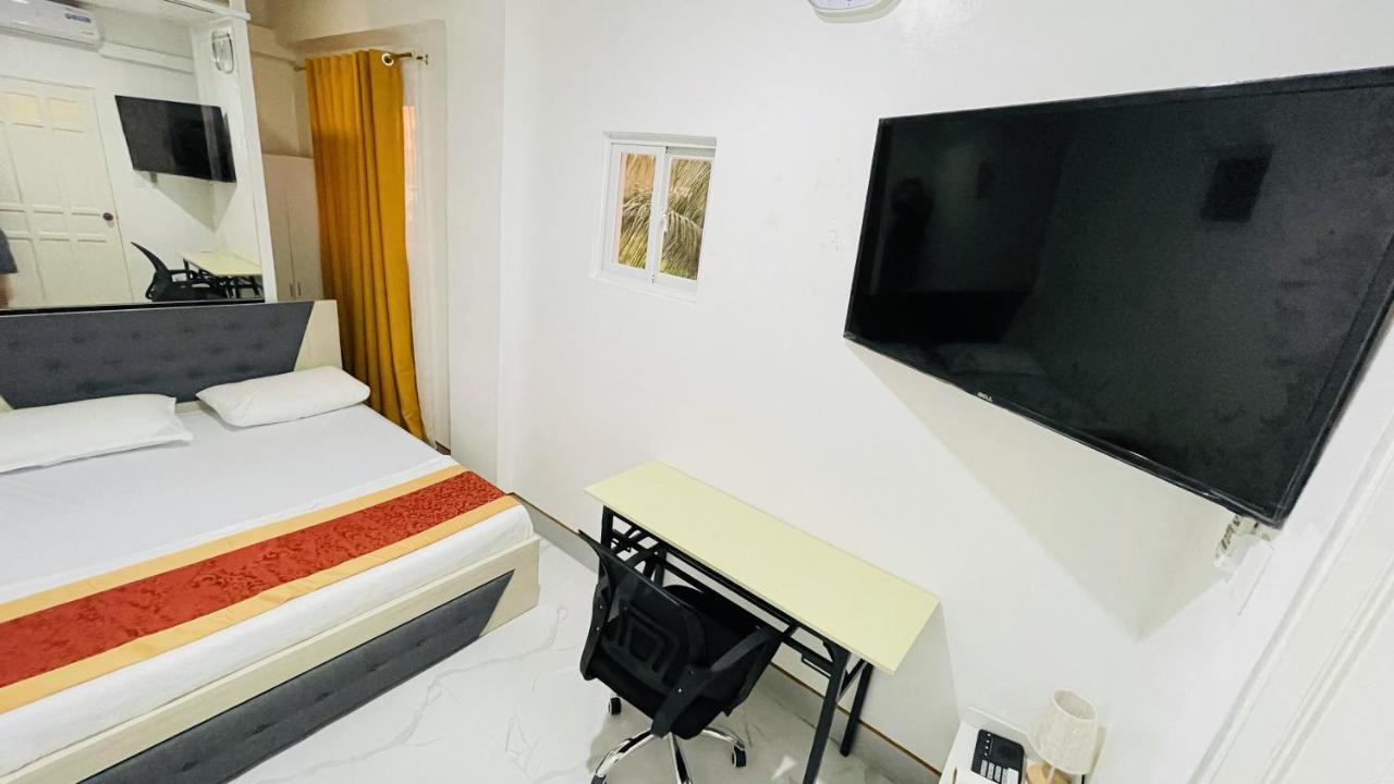 Legends Hotel & Restaurant - Lemery And Taal Extérieur photo