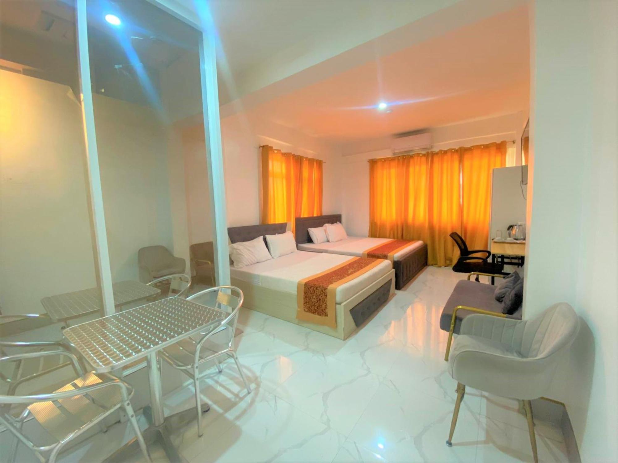 Legends Hotel & Restaurant - Lemery And Taal Extérieur photo