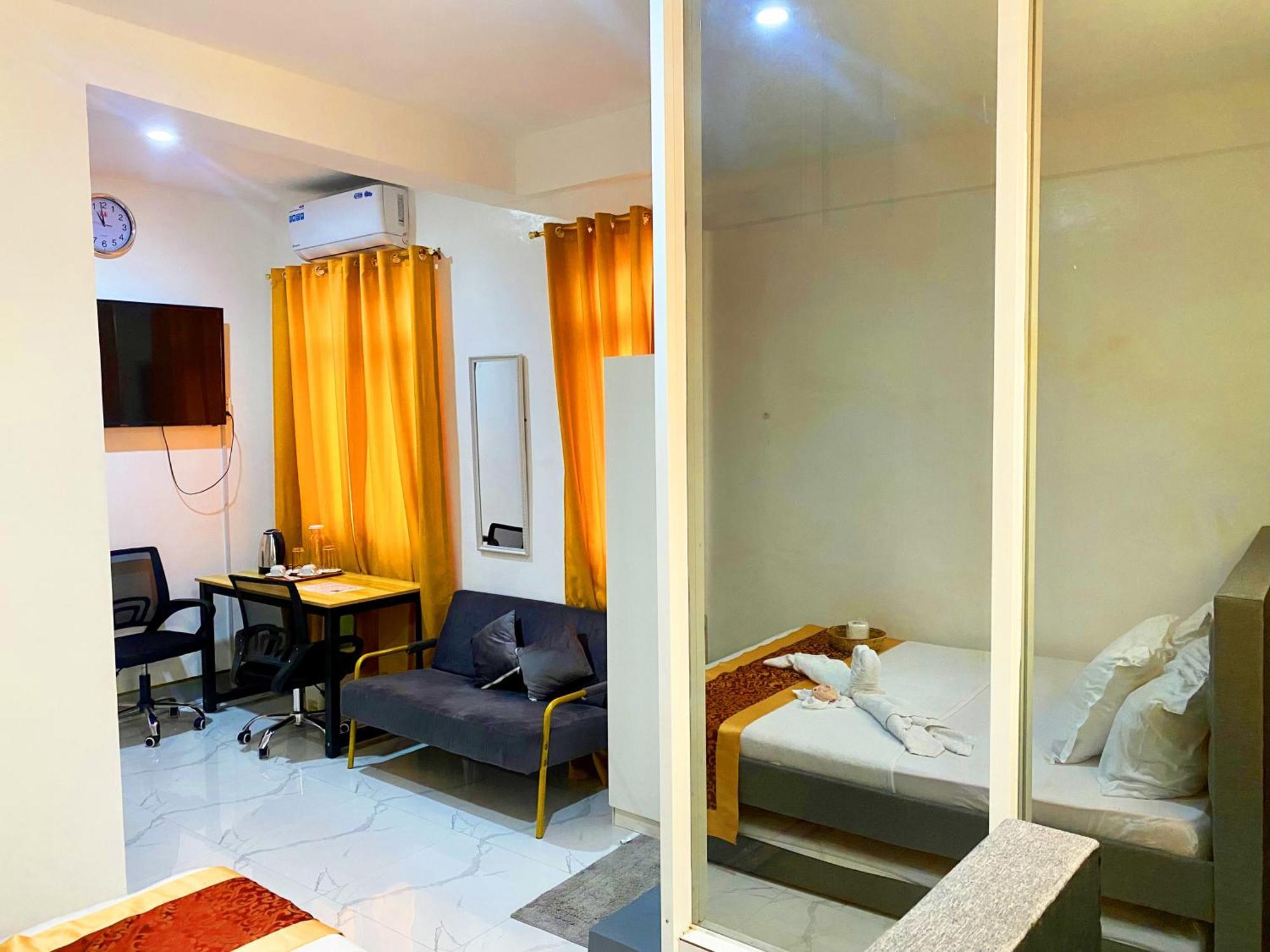 Legends Hotel & Restaurant - Lemery And Taal Extérieur photo