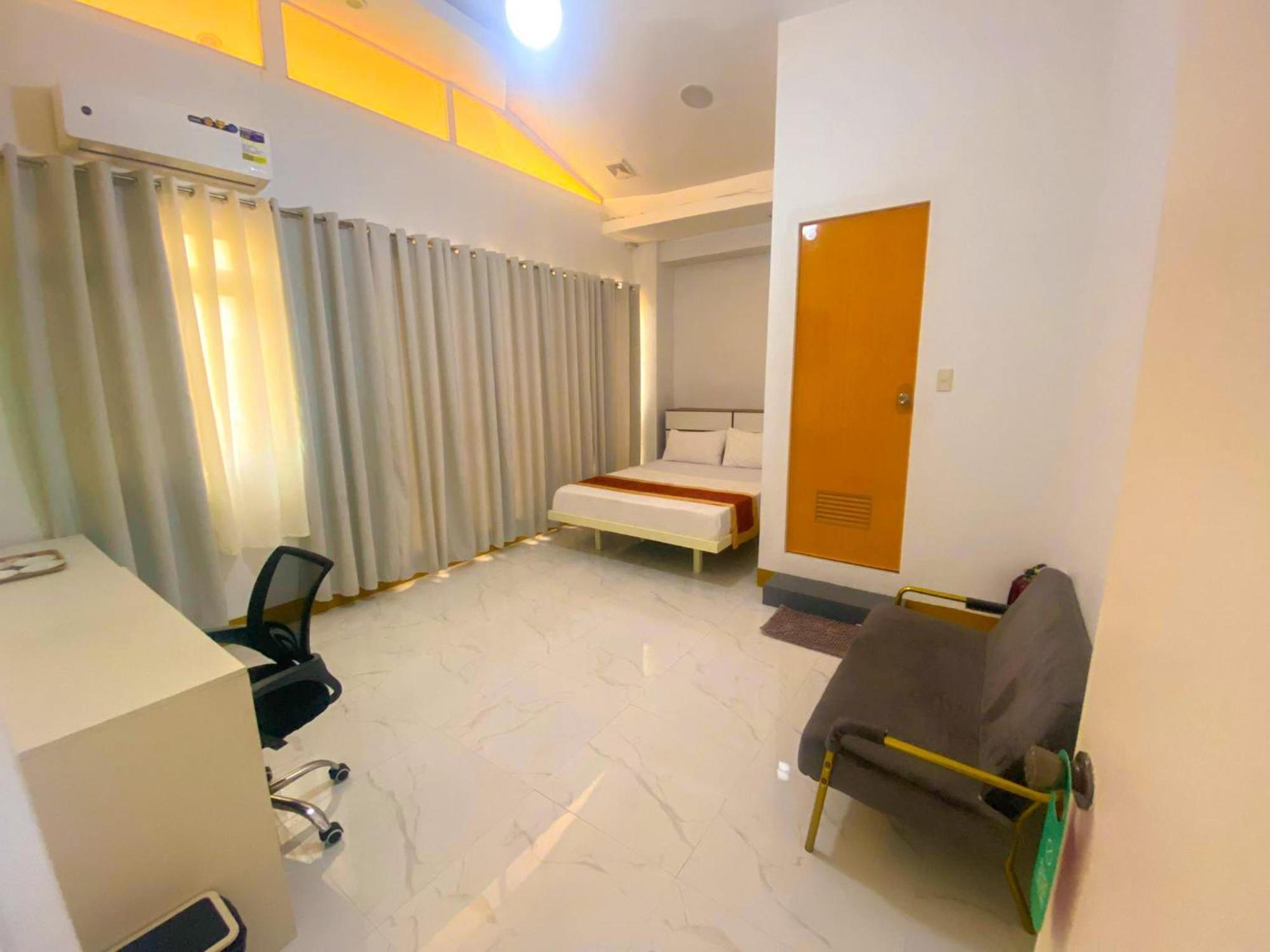 Legends Hotel & Restaurant - Lemery And Taal Extérieur photo