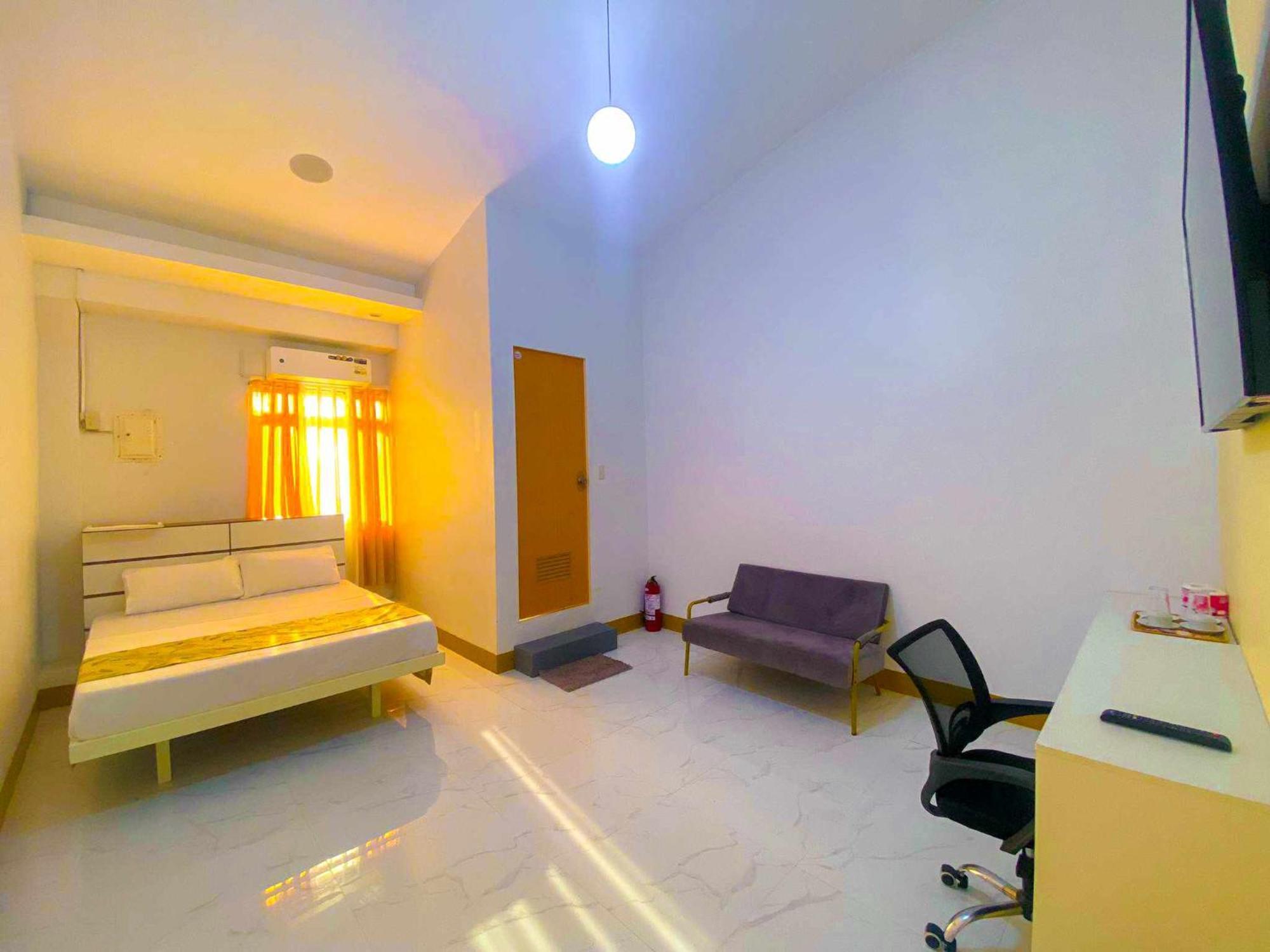 Legends Hotel & Restaurant - Lemery And Taal Extérieur photo