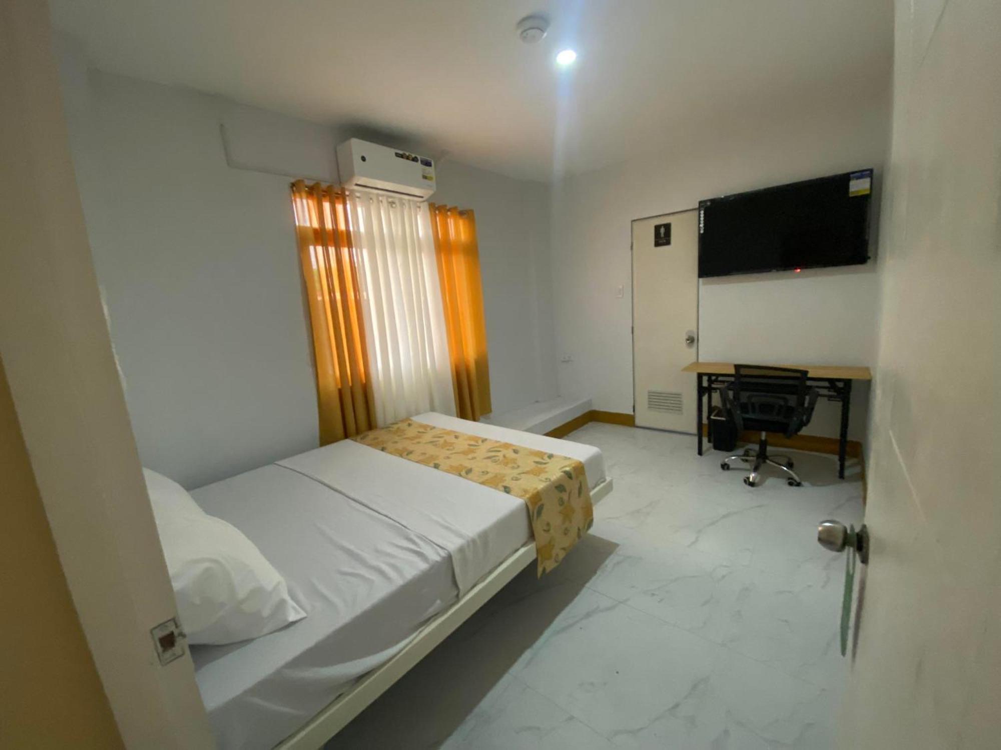 Legends Hotel & Restaurant - Lemery And Taal Extérieur photo